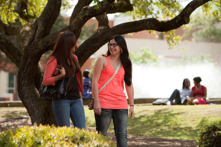 girls touring campus
